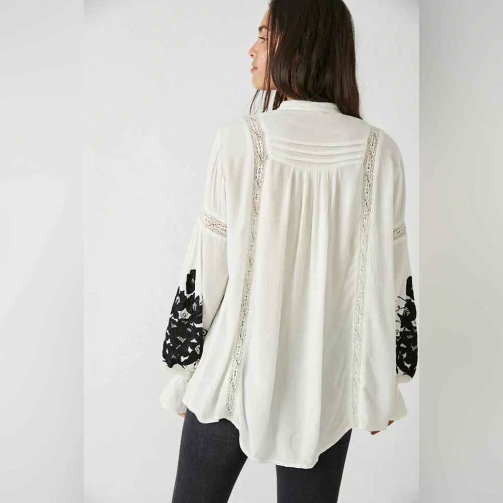 Free People Tusalossa Embroidered Top in Ivory Combo Size XS.
